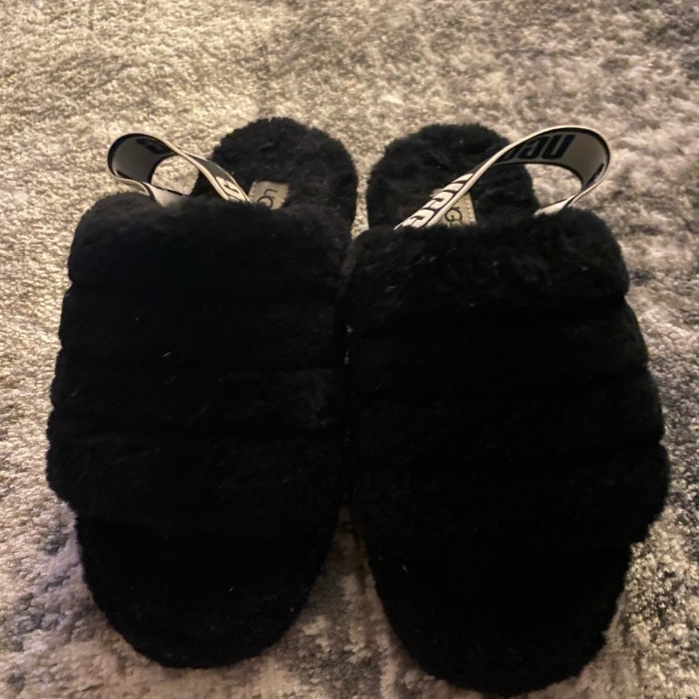 Ugg women’s fluff yeah slide in black size 8